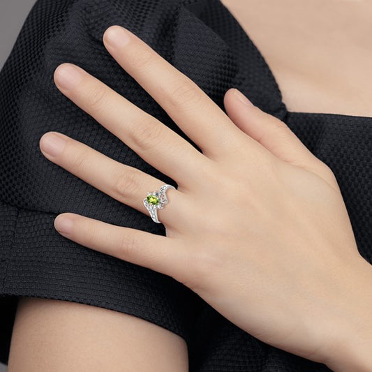 14kt White Gold 6x4mm Oval Peridot AAA Diamond ring