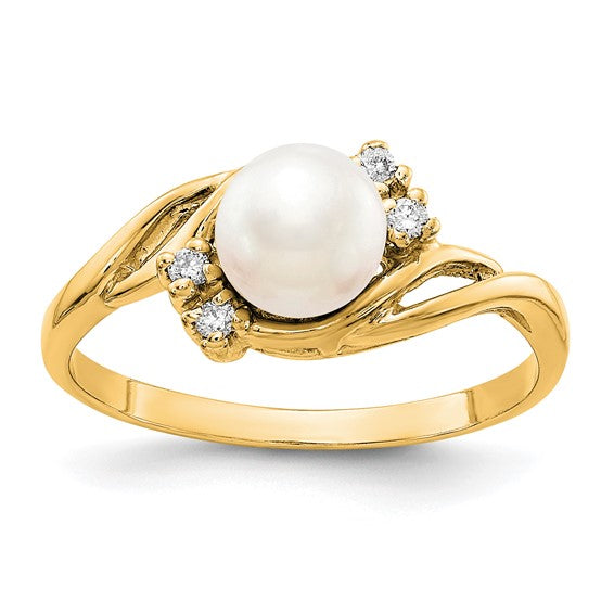 14kt Yellow Gold 6mm FW Cultured Pearl VS Diamond ring