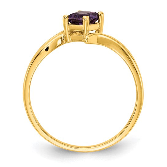 14kt Yellow Gold 4mm Princess Cut Amethyst ring
