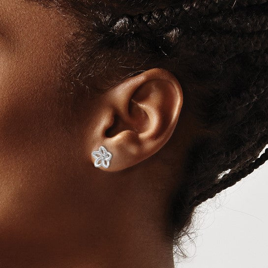 14kt White Gold Diamond Flower Earrings