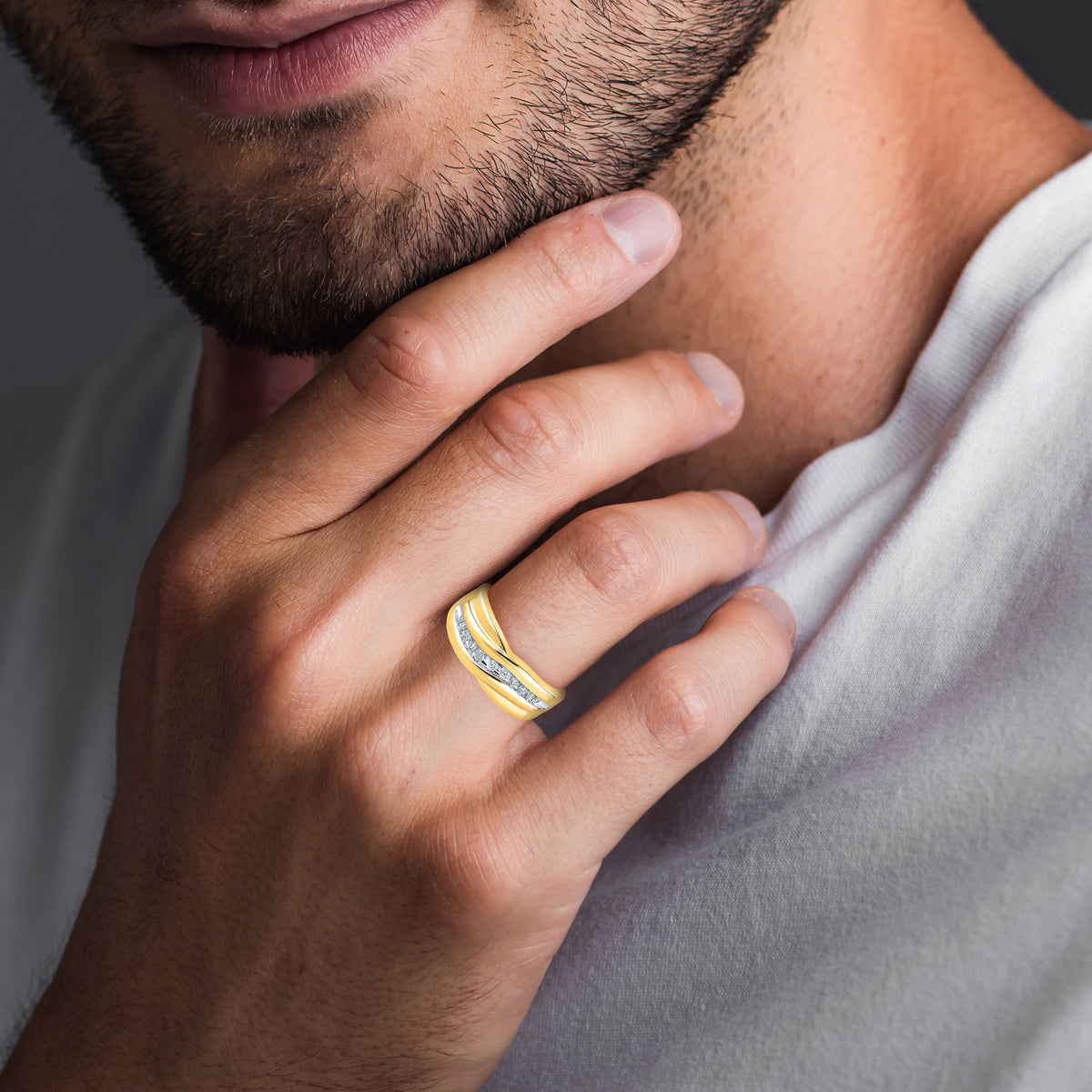10KT YELLOW GOLD 0.25 CTW MEN’S DIAMOND BAND