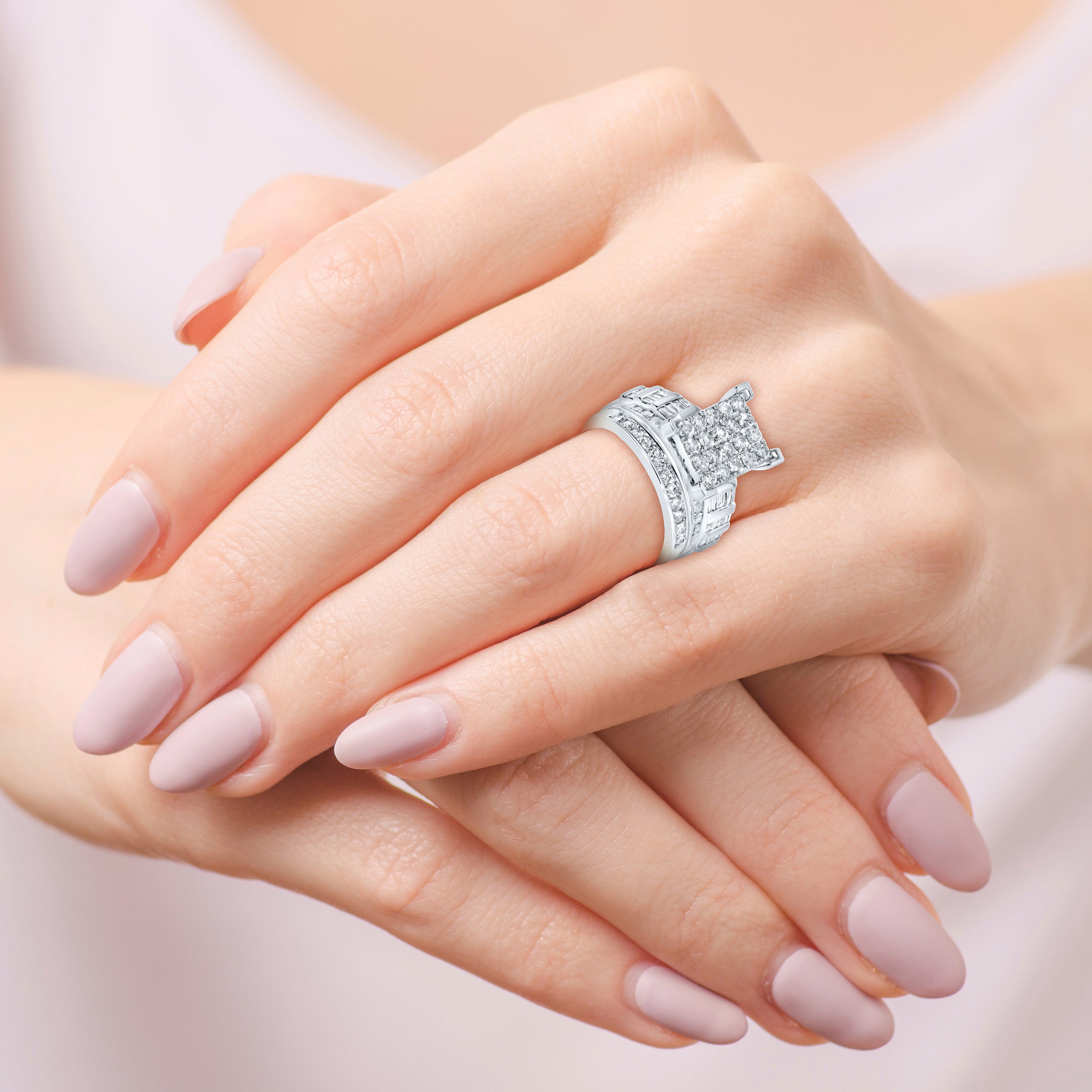 10kt White Gold 1.75 CTW Ladies Diamond Ring