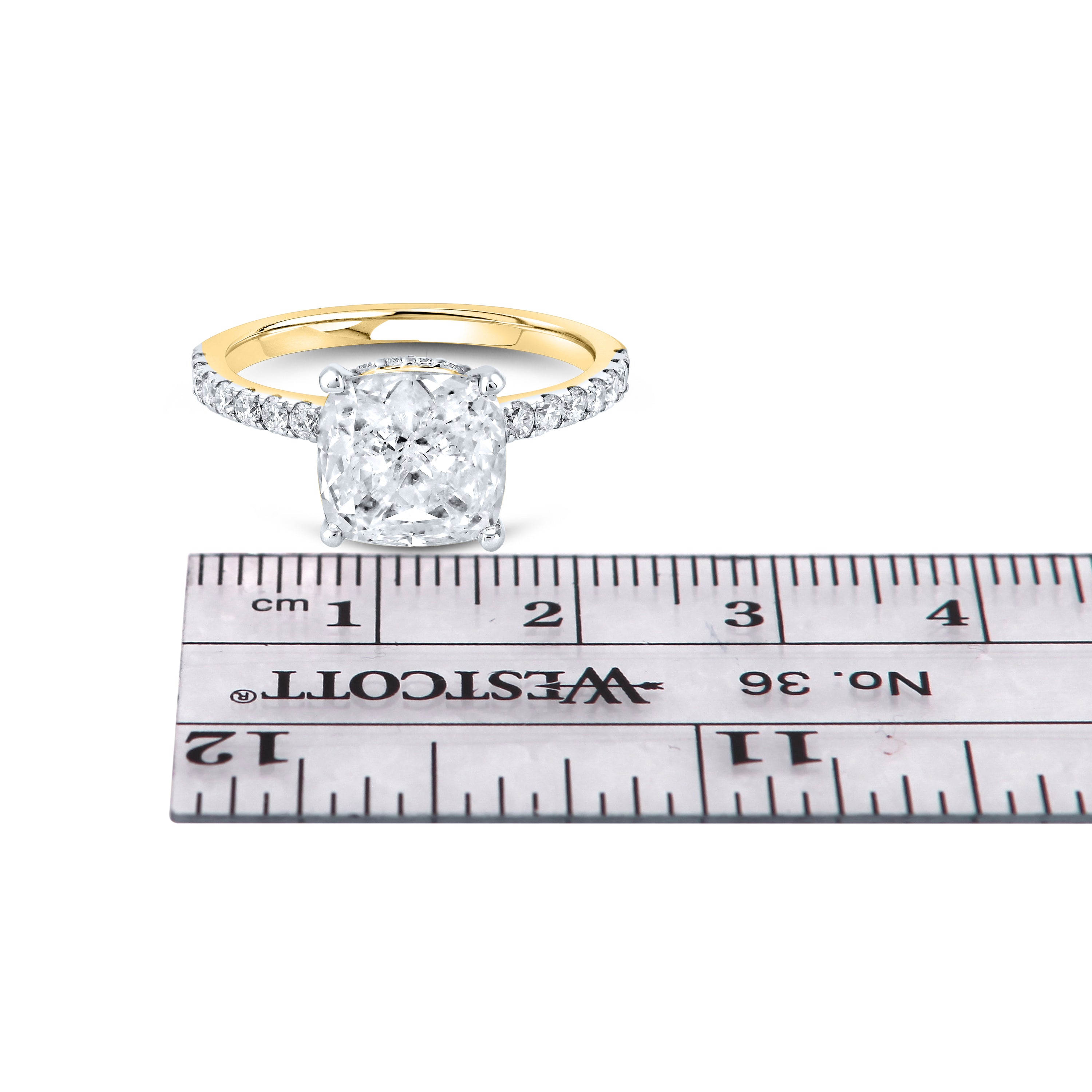 14KT YELLOW GOLD 3.53 CTW LAB DIAMOND RING