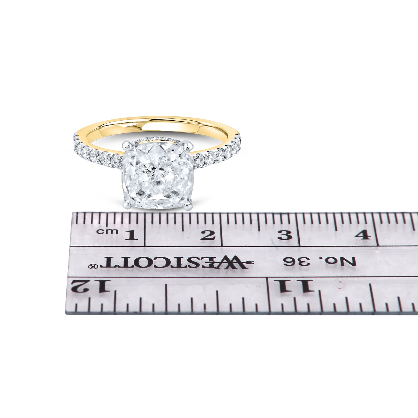 14KT YELLOW GOLD 3.53 CTW LAB DIAMOND RING