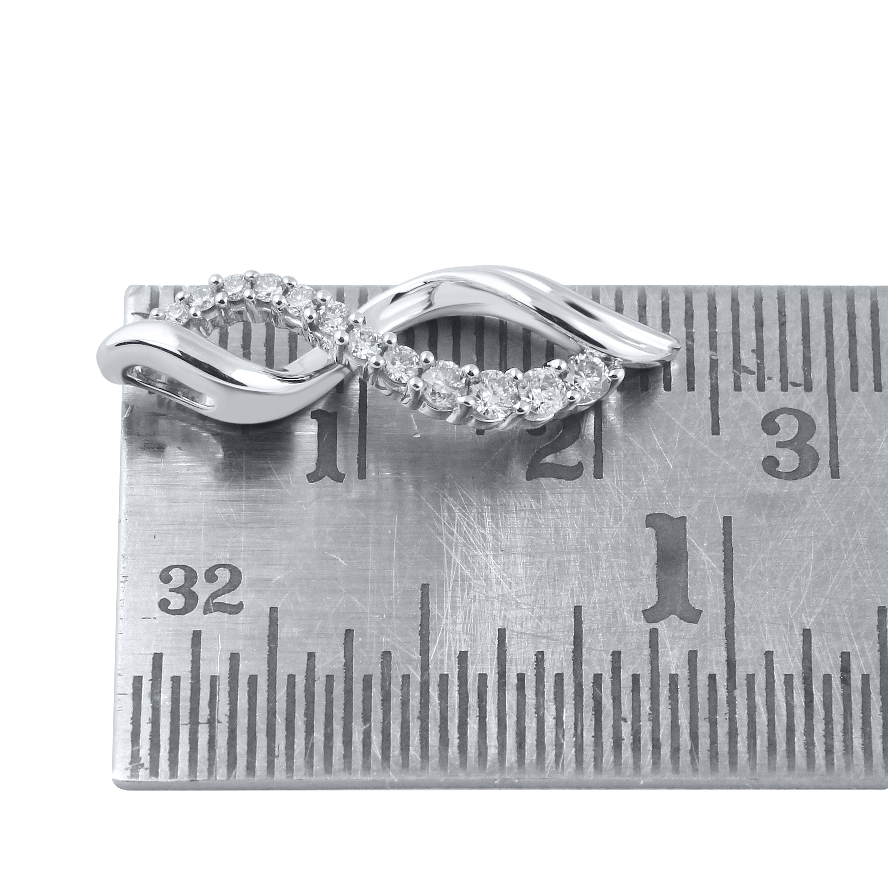 10kt White Gold 0.25 CTW Natural Diamond  Pendant with 18-inch Chain