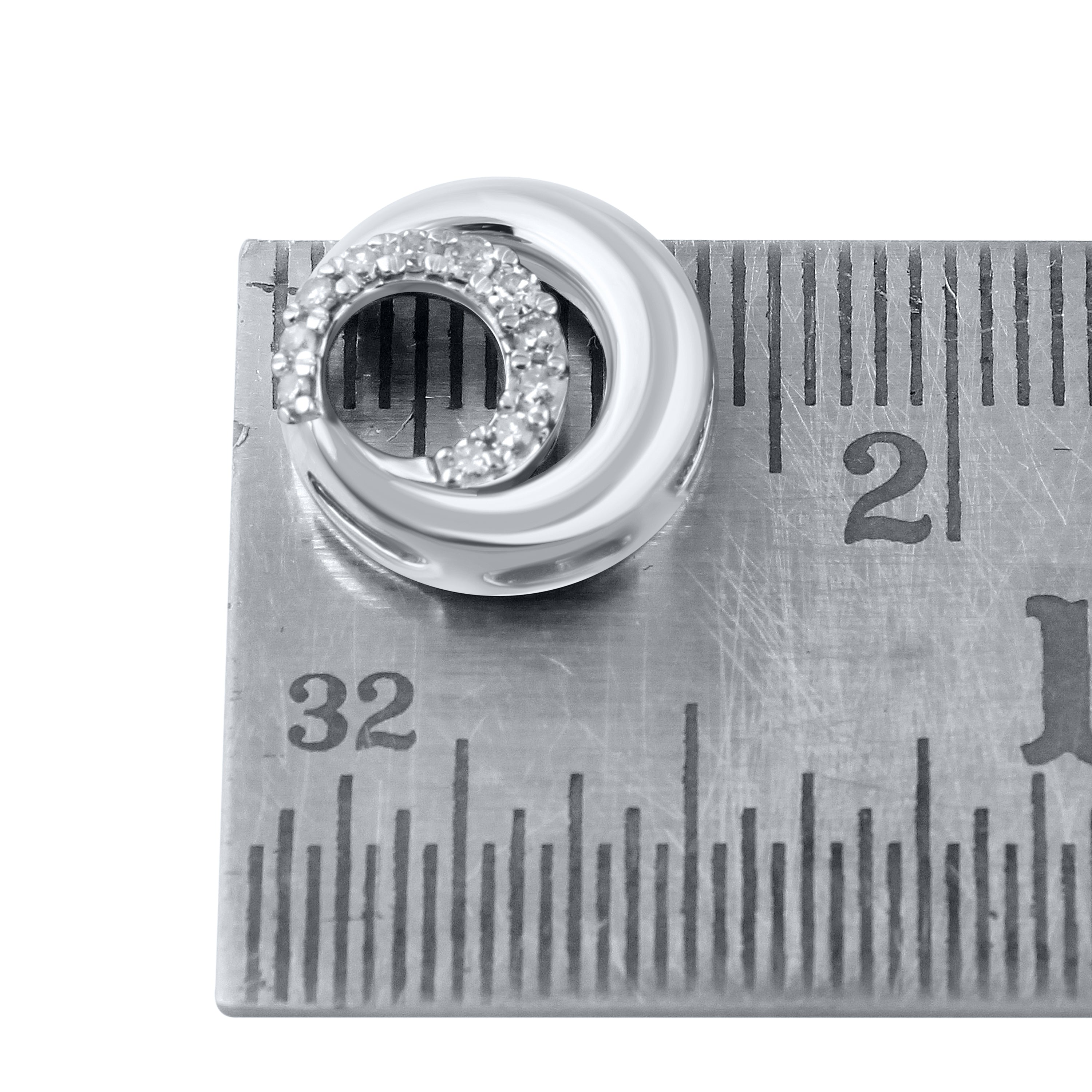 10kt White Gold 0.10 CTW Natural Diamond  Pendant with 18-inch Chain