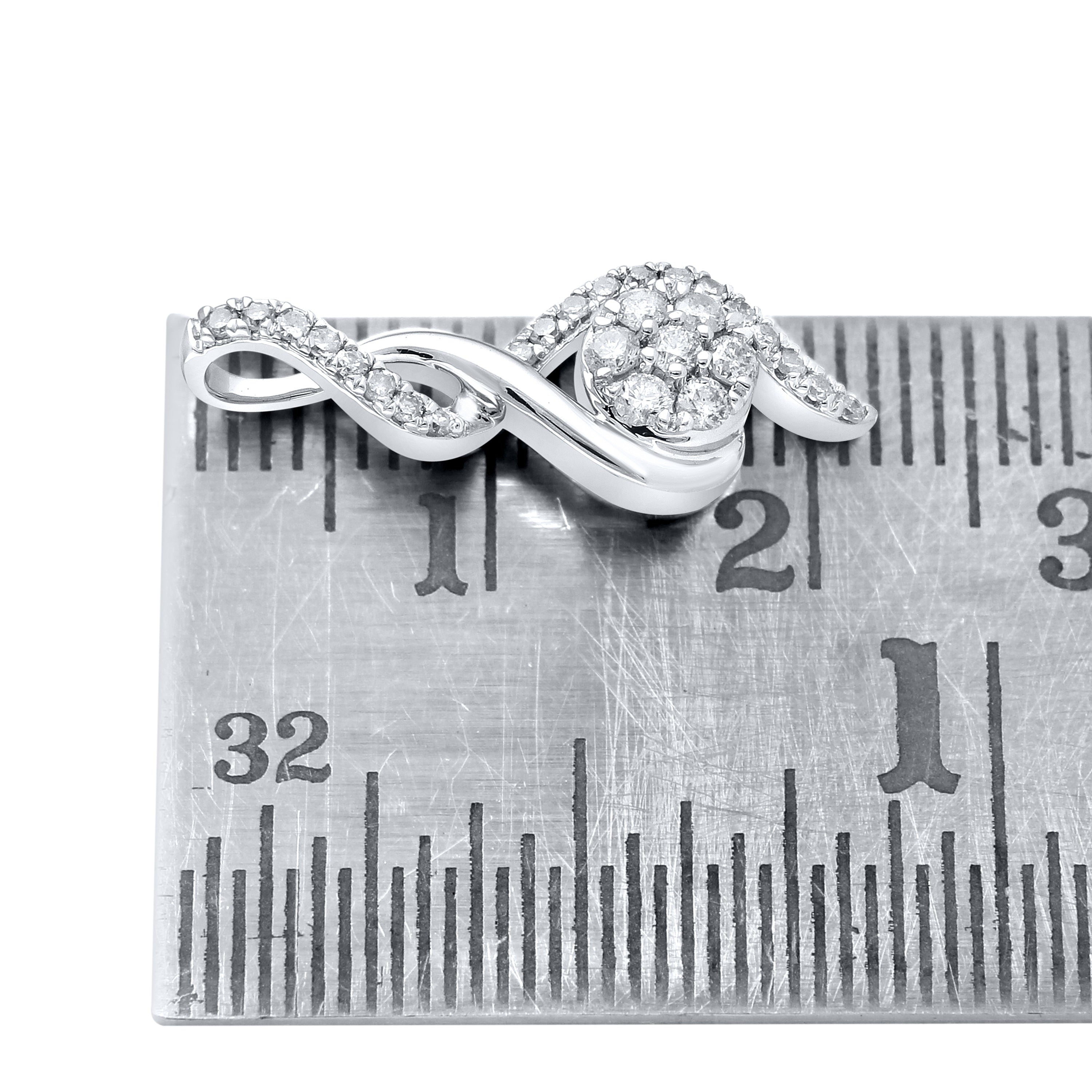 14kt White Gold 0.25 CTW Natural Diamond  Pendant with 18-inch Chain