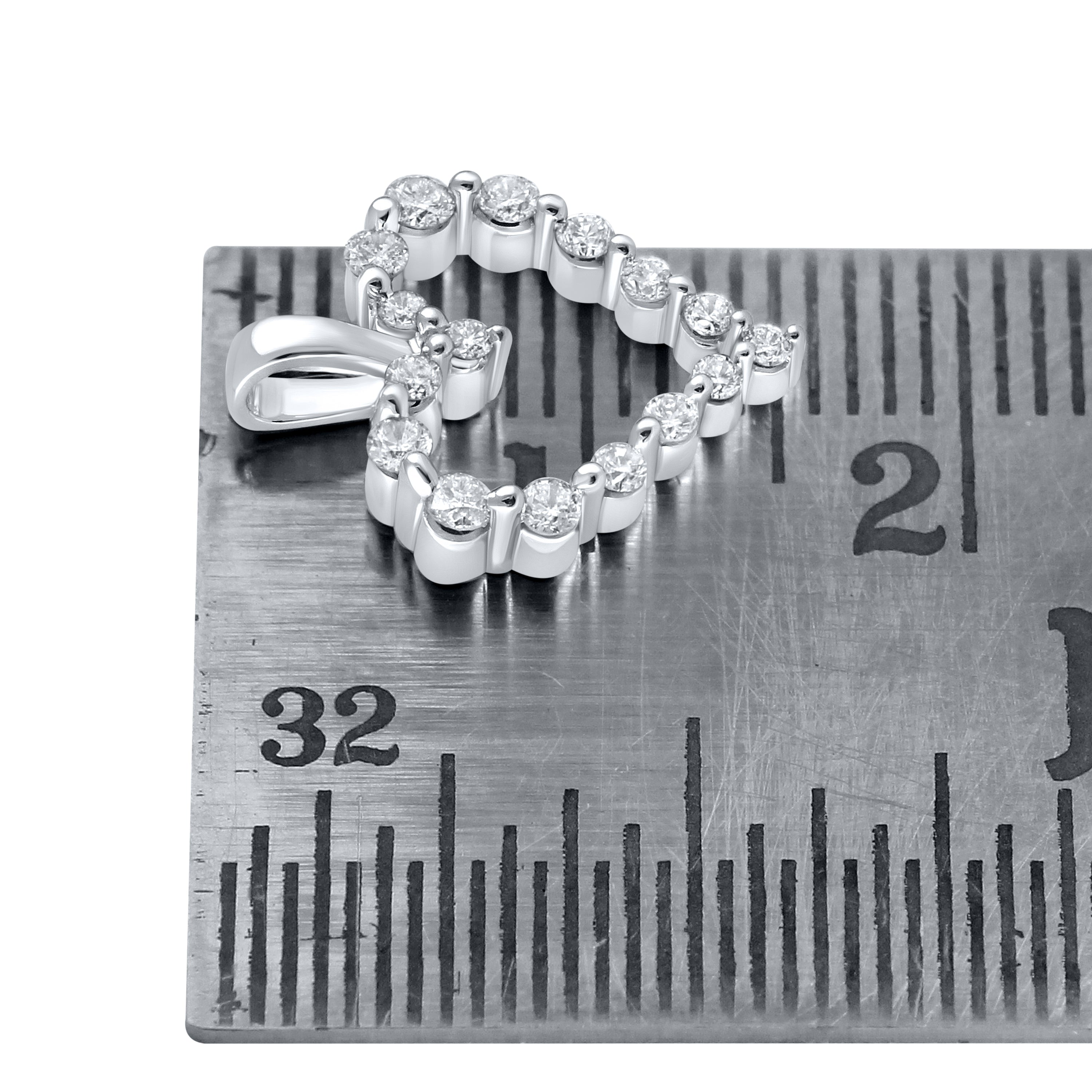 10kt White Gold 0.25 CTW Natural Diamond  Pendant with 18-inch Chain