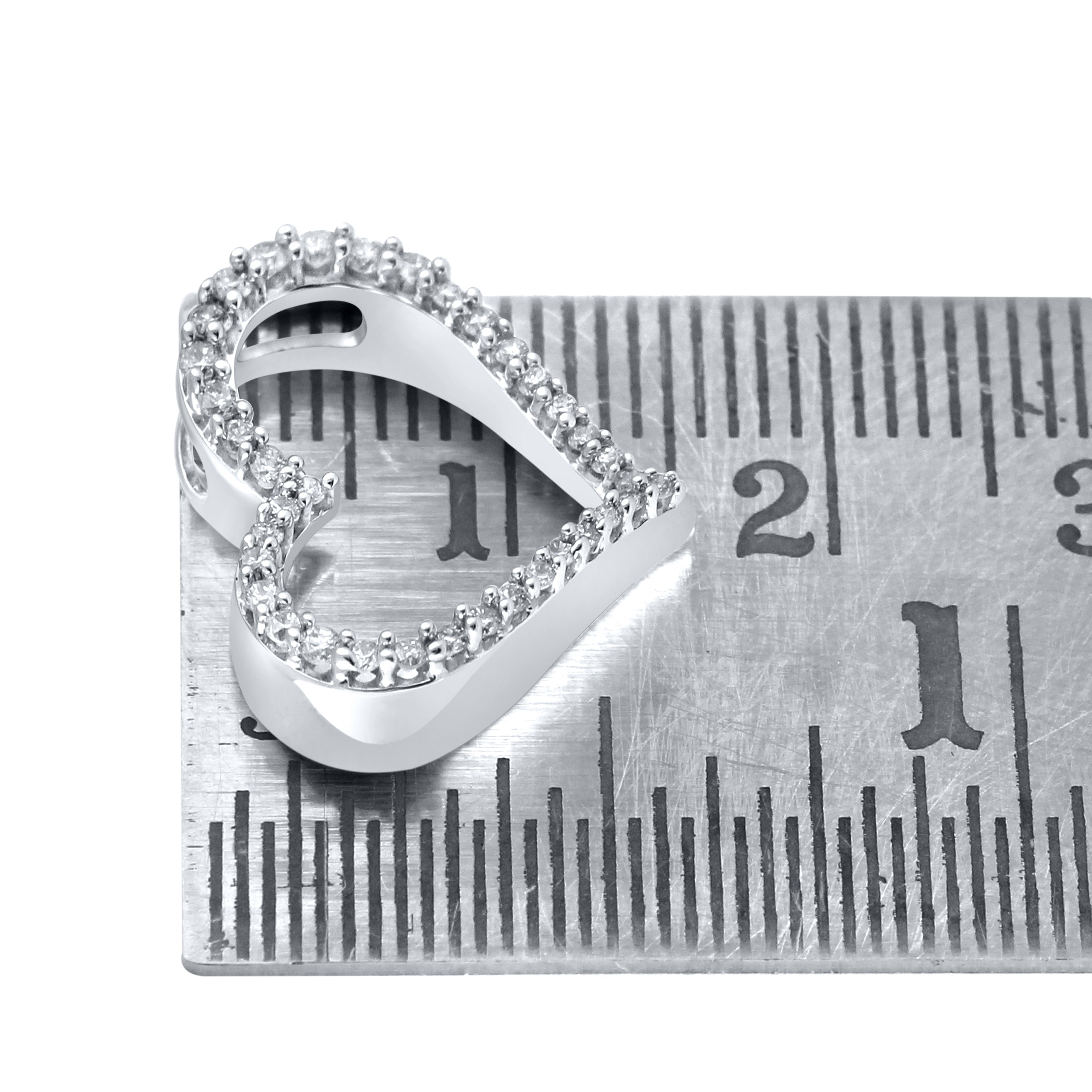 10kt White Gold 0.25 CTW Natural Diamond  Pendant with 18-inch Chain