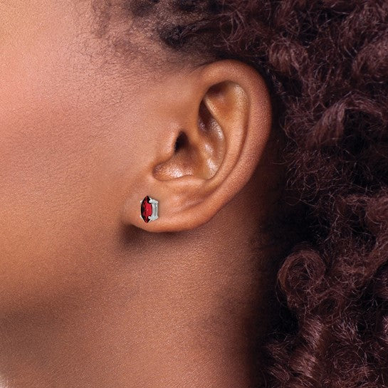 14kt White Gold 7x3.5mm Marquise Garnet earring