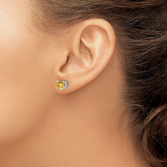 14kt White Gold Citrine Heart Stud Earrings