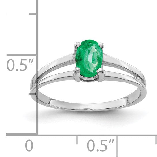 14kt White Gold 6x4mm Oval Emerald ring