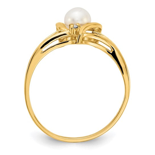 14kt Yellow Gold 4.5mm FW Cultured Pearl AAA Diamond ring