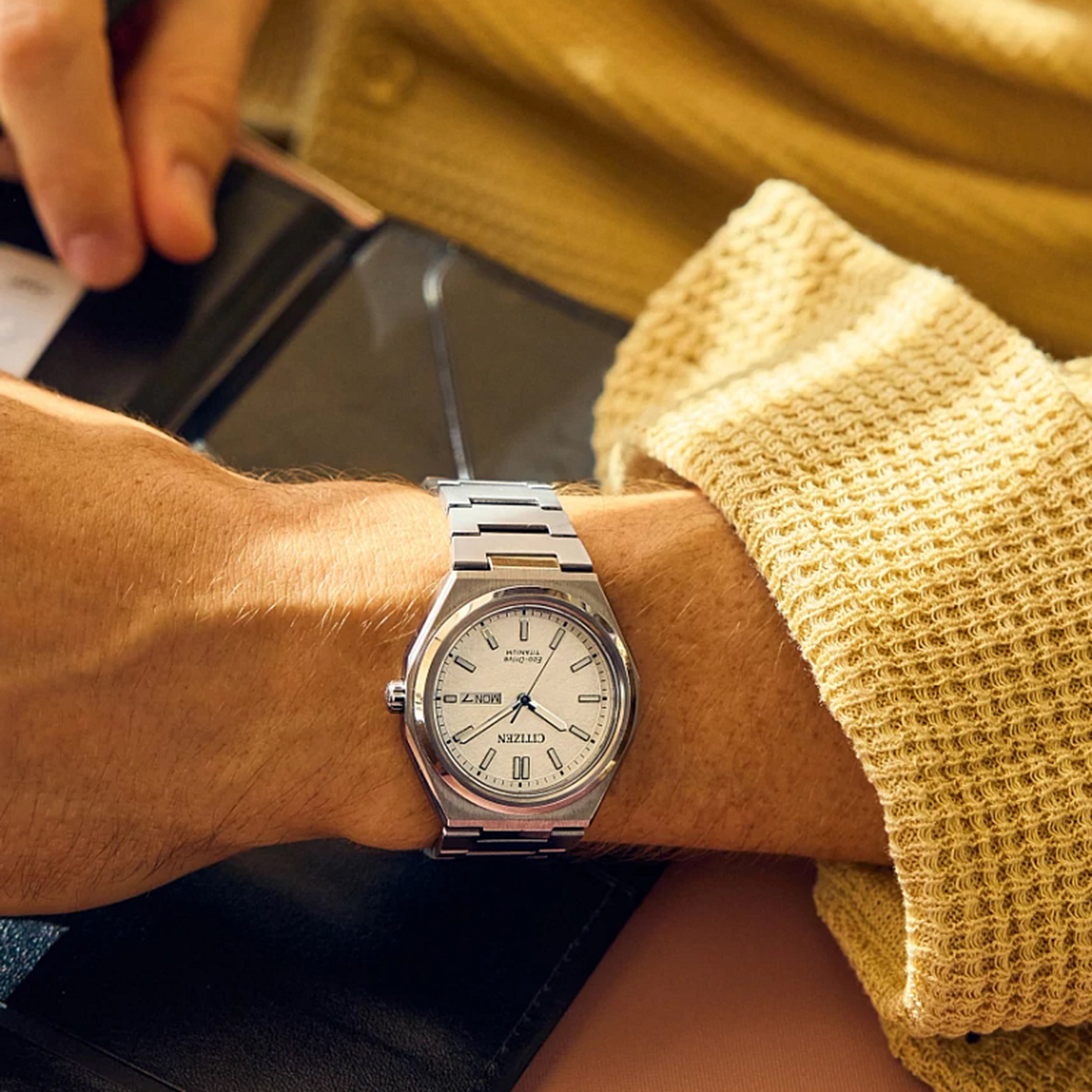 Men's Citizen Eco-Drive Zenshin Three-Hand White Dial Super Titanium Watch 39mm