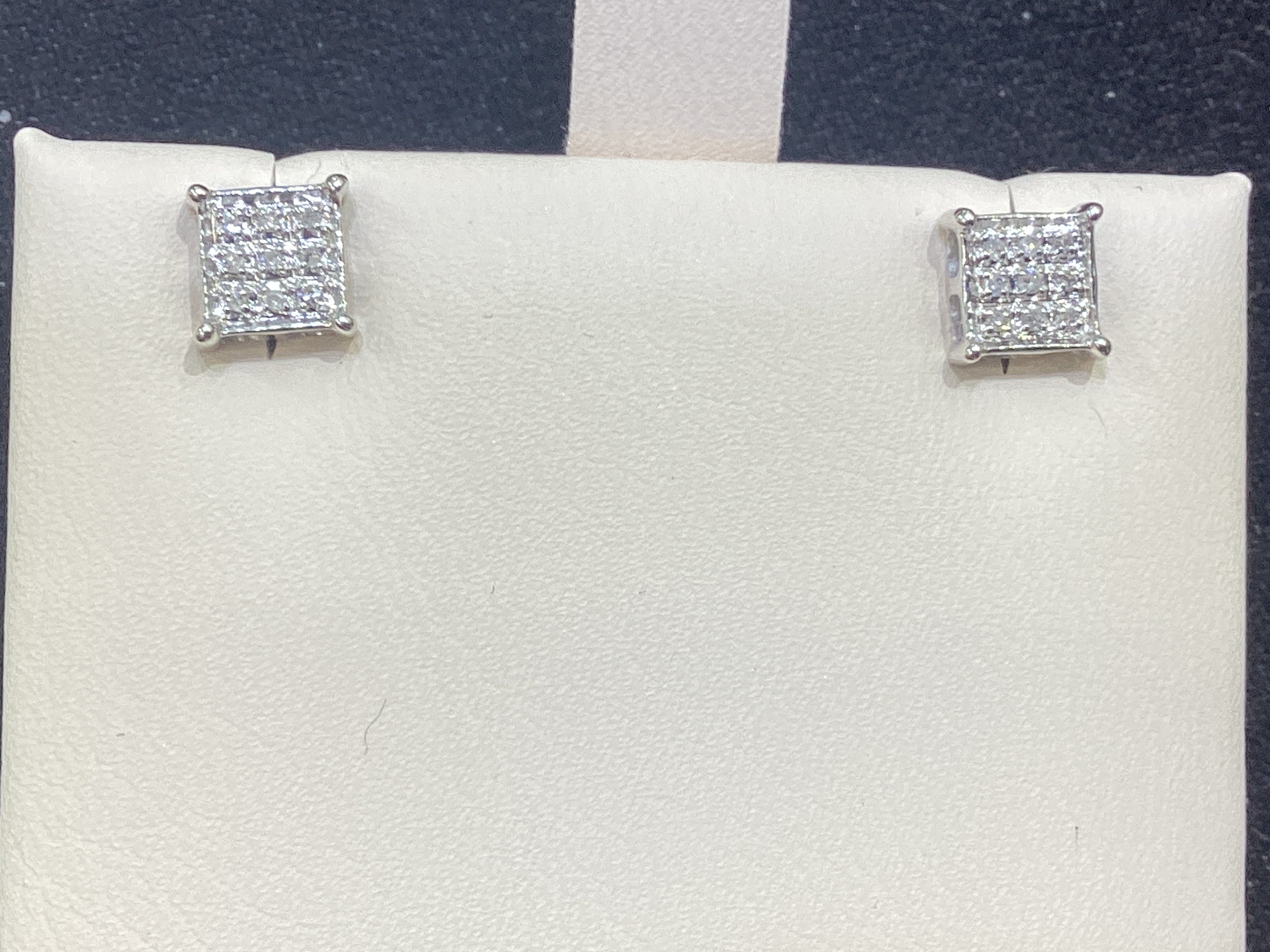 10K WHITE GOLD 0.05 CTW NATURAL DIAMOND EARRINGS