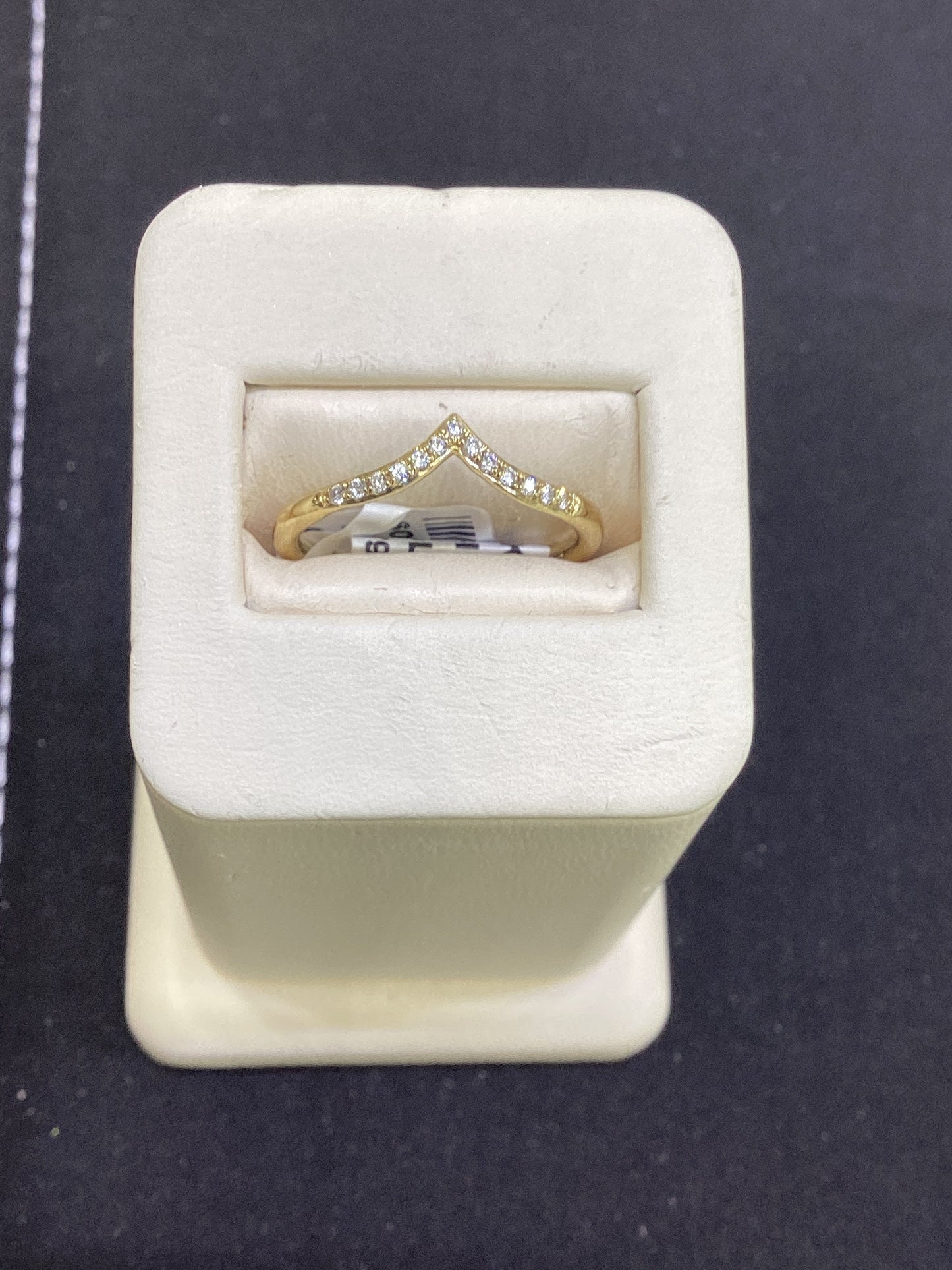 14kt yellow gold 0.10ctw Diamond Band