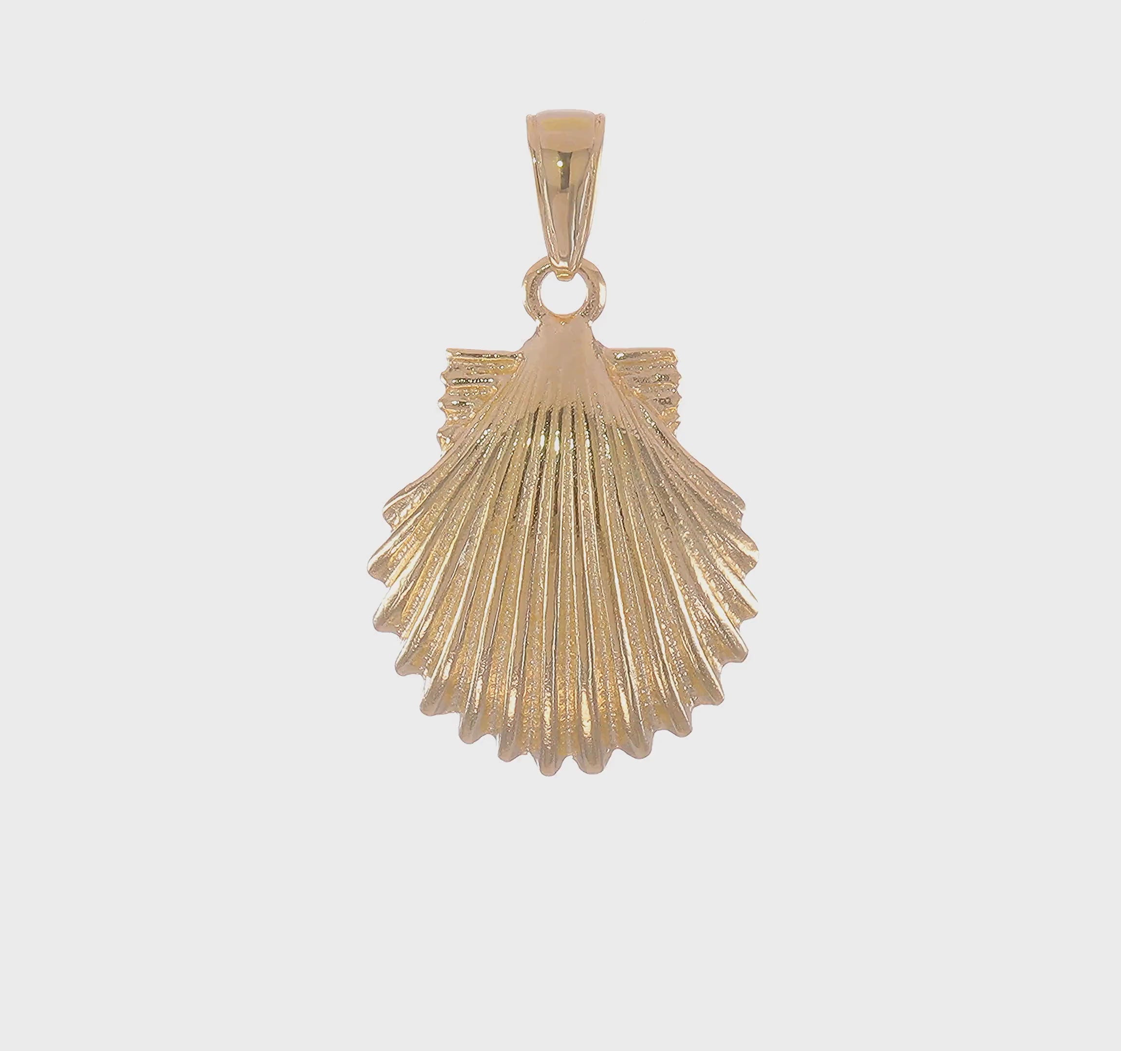 14kt Yellow Gold Scallop Shell Pendant