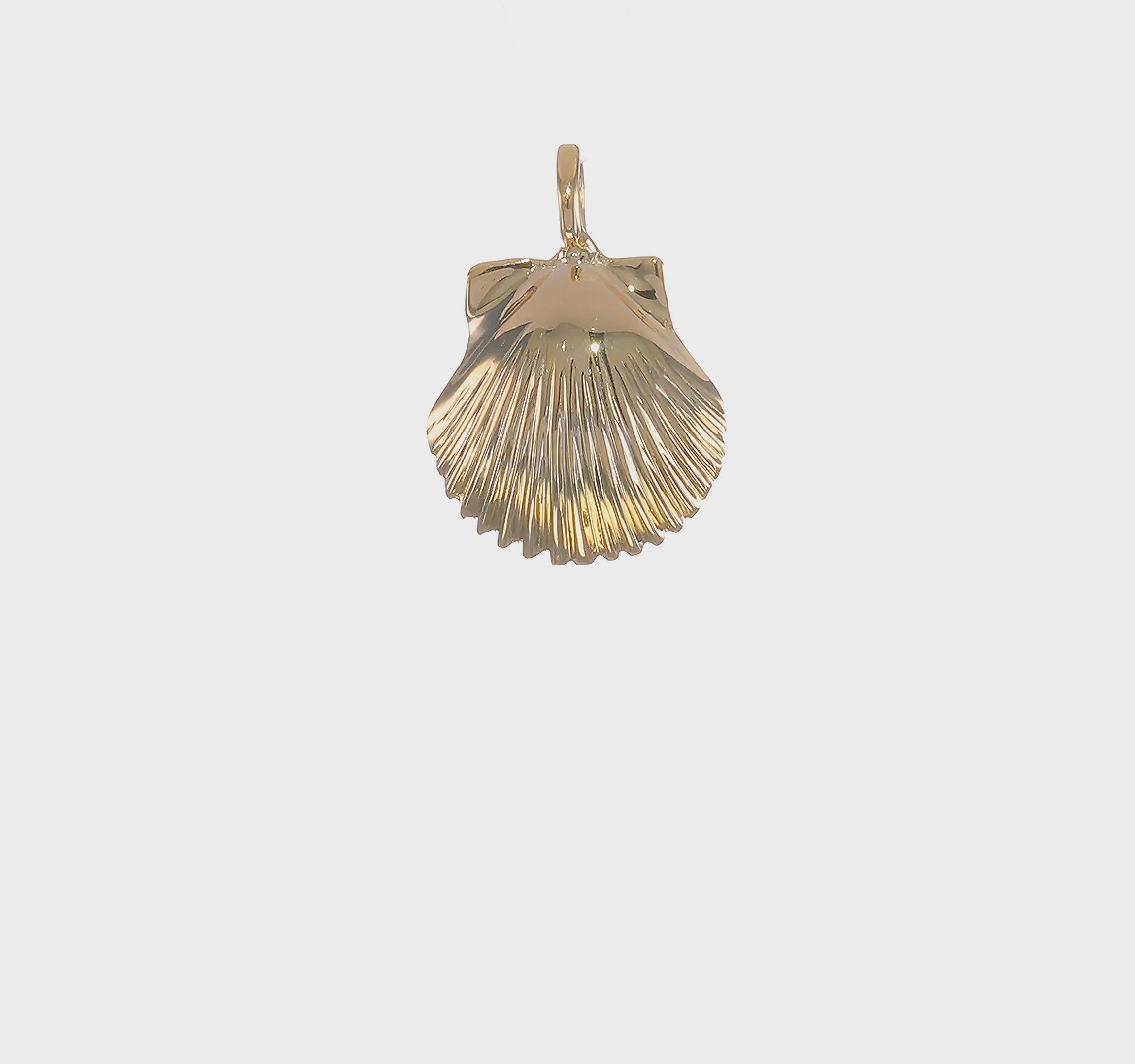 14kt Yellow Gold Seashell Pendant