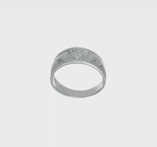 10kt White Gold Ladies Claddagh Ring